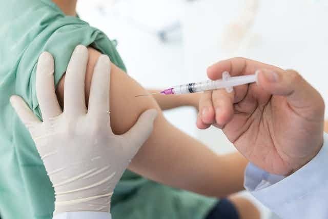 WHO nhấn mạnh tầm quan trọng của tiêm vaccine Covid-19 đúng đối tượng